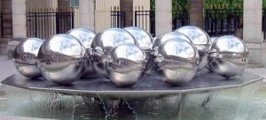 Fontaine d'eau à boules